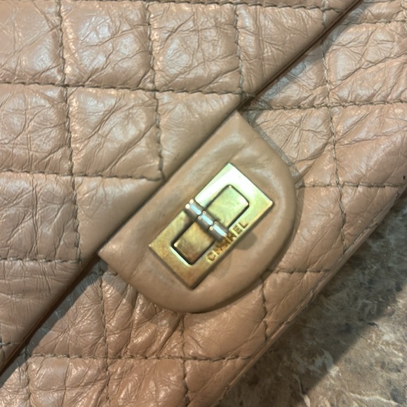 Authentic CHANEL Nude Aged Calfskin 2.55 Reissue 226 Large Shoulder Bag - Picture 7 of 9